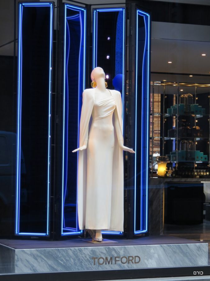 חלון הראווה של טום פורד - שמלת גווינת' פאלטרו לאוסקר 2012