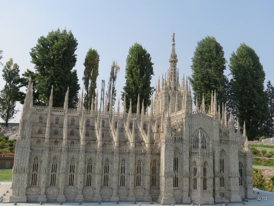  דגם הקתדרלה הגותית של מילאנו באיטליה הקטנה 