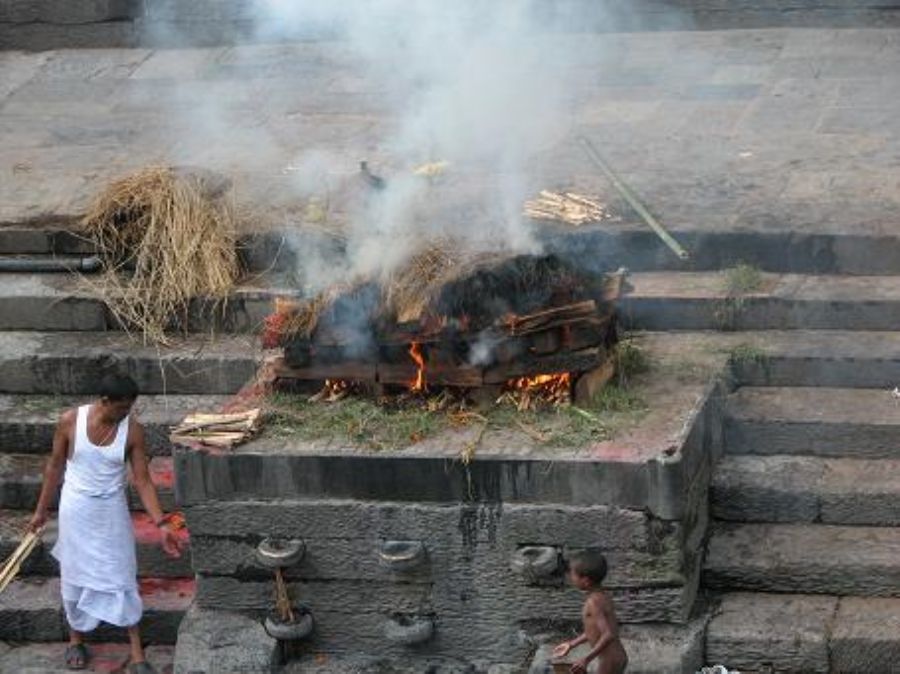 Burning a dead body 