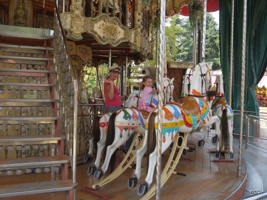 קרוסלה ב Leolandia